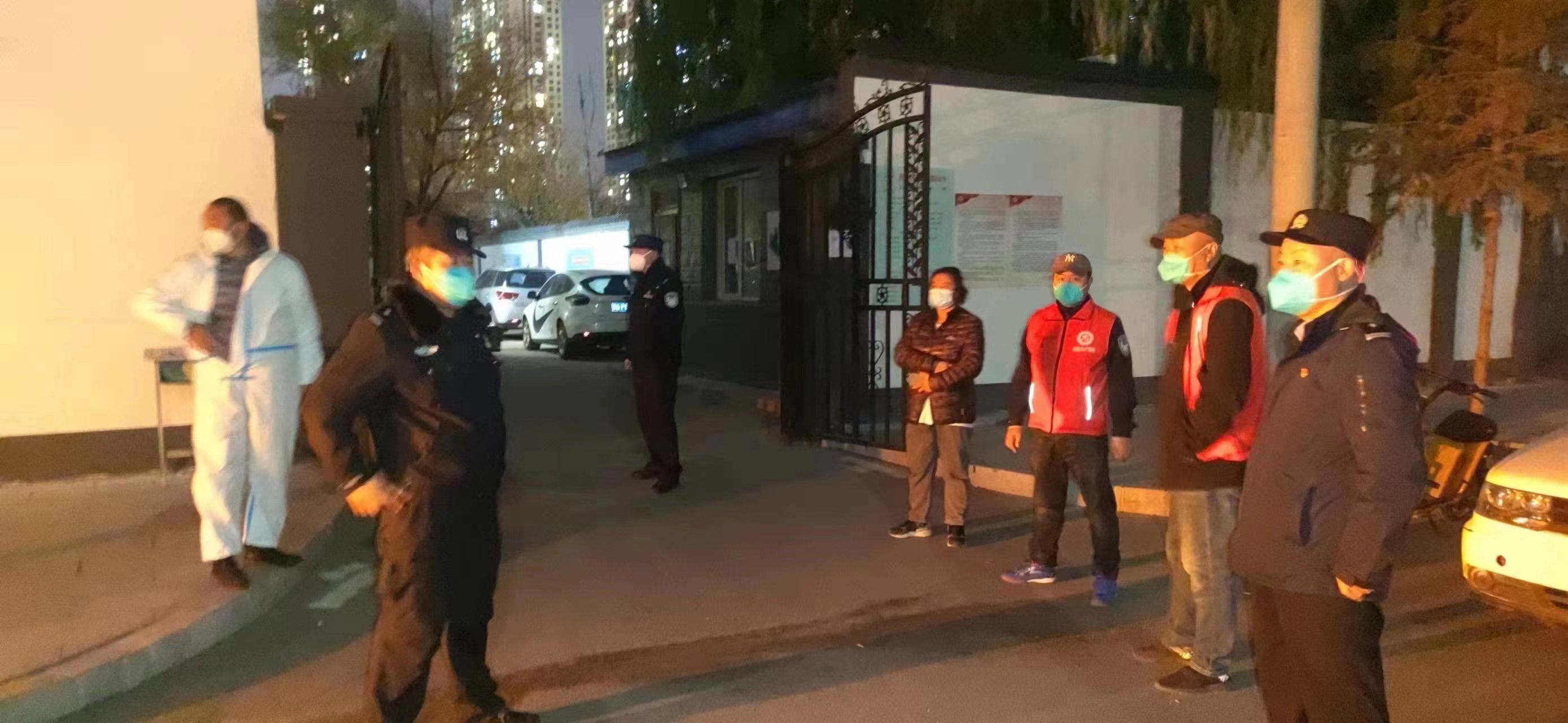 疫情下一场紧急的生命救援之照片1.JPG