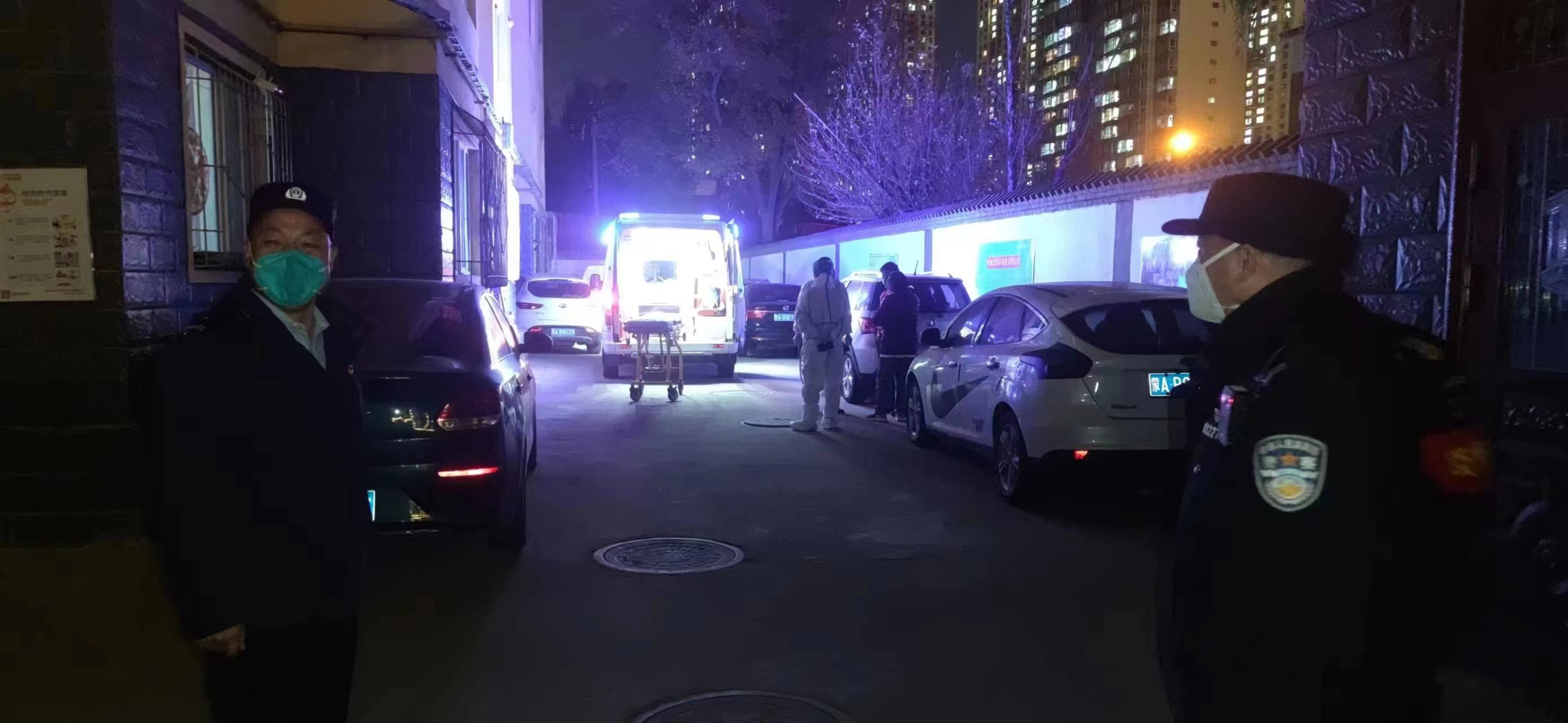 疫情下一场紧急的生命救援之照片3.JPG